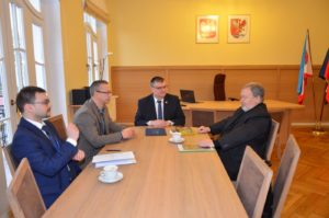 Spotkanie z Jerzym Hojdysem u Starosty Drawskiego Stanislawa Kuczynskiego
